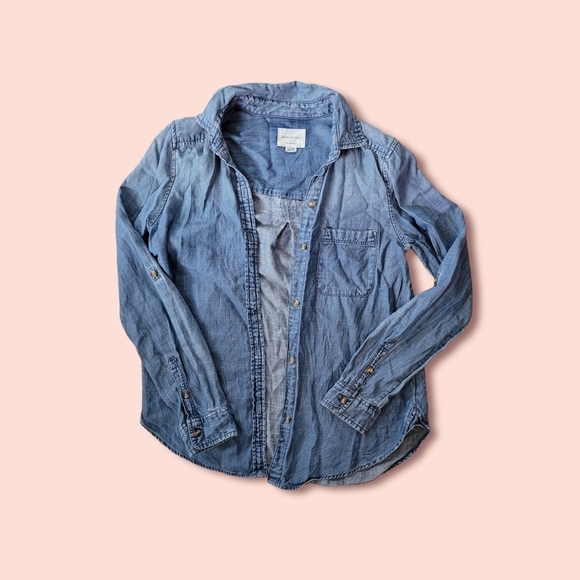American Eagle Outfitters Tops - American Eagle denim boyfriend fit button down shirt xs